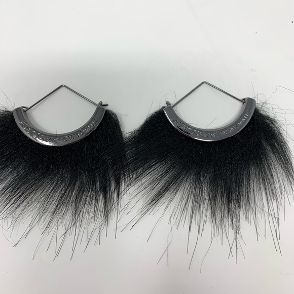 4/$25 NEW Betsey Johnson Fur Earrings Black Pink - Picture 7 of 7